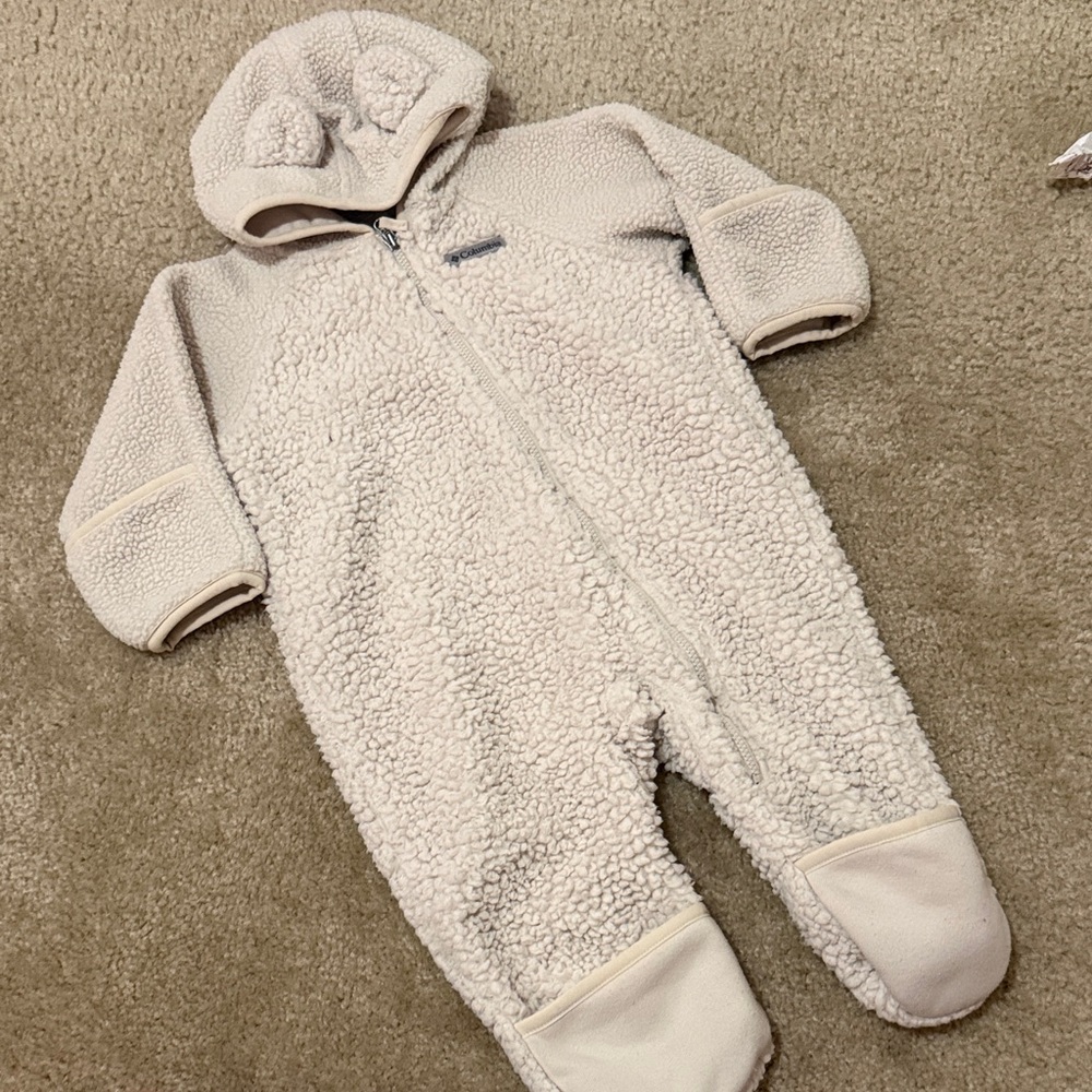 Columbia Infant 6-12 month bear bunting Cream One Piece fold over hand and feet